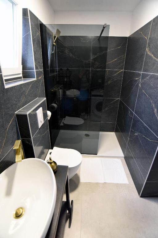 Drenova — Kupaonica